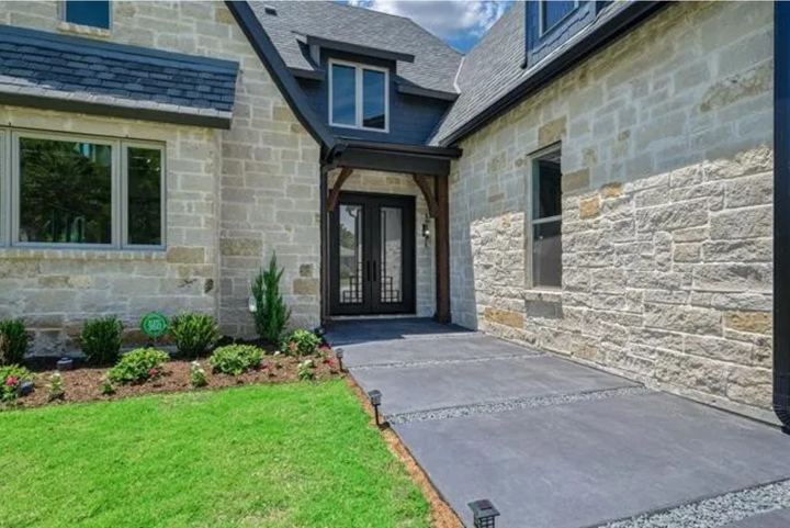 The Stone Manor, photo 3